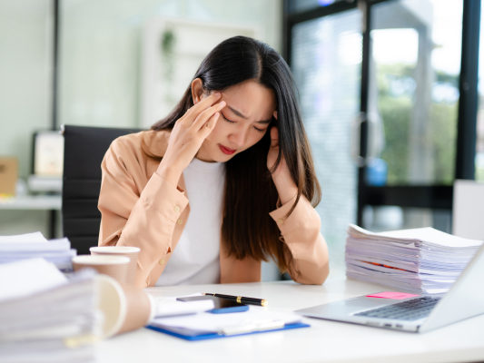 パソコン作業で眼精疲労を伴う種類の頭痛